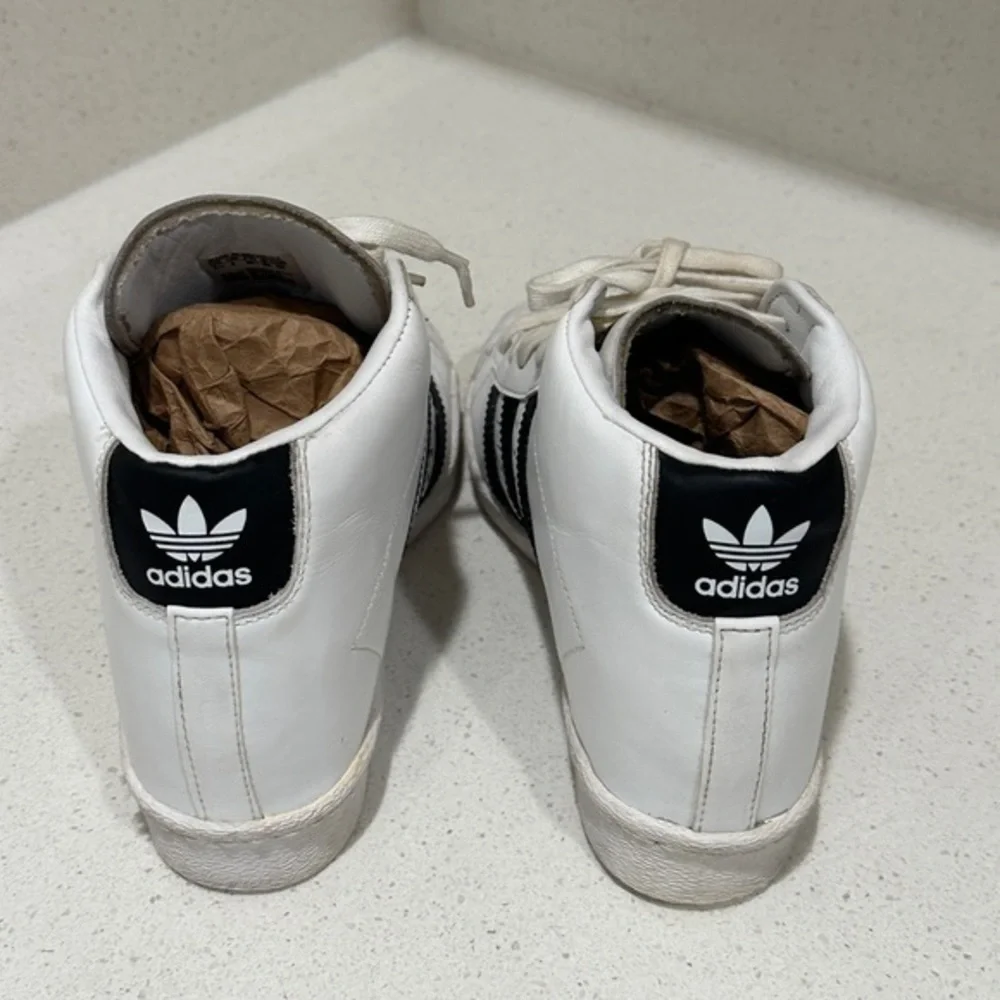 adidas la marque aux 3‎ bandes